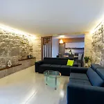 Romantic Stone House With A Pool Zmijavci