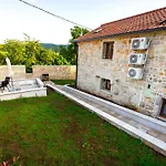 Romantic Stone House With A Pool Ferienhaus *