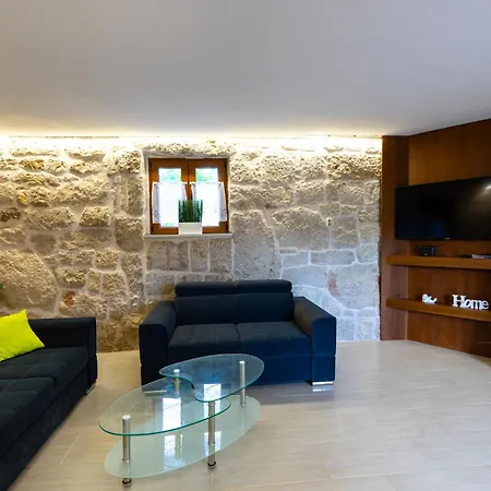 Romantic Stone House With A Pool