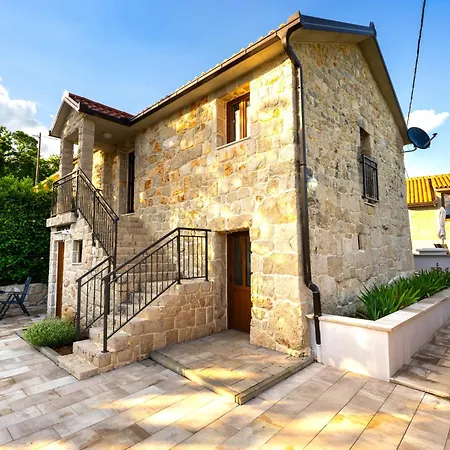 Romantic Stone House With A Pool