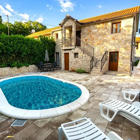 Romantic Stone House With A Pool * Zmijavci