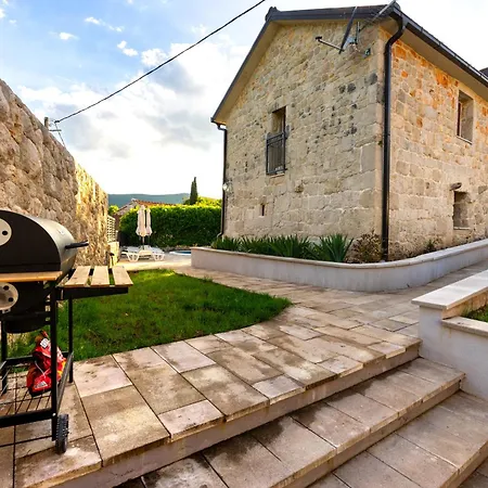 Holiday home Romantic Stone House With A Pool Zmijavci