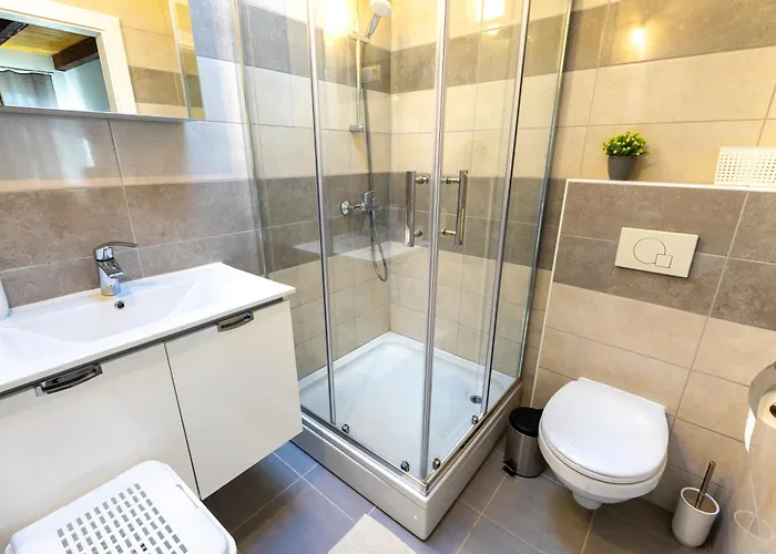 Сasa de vacaciones Romantic Stone House With A Pool