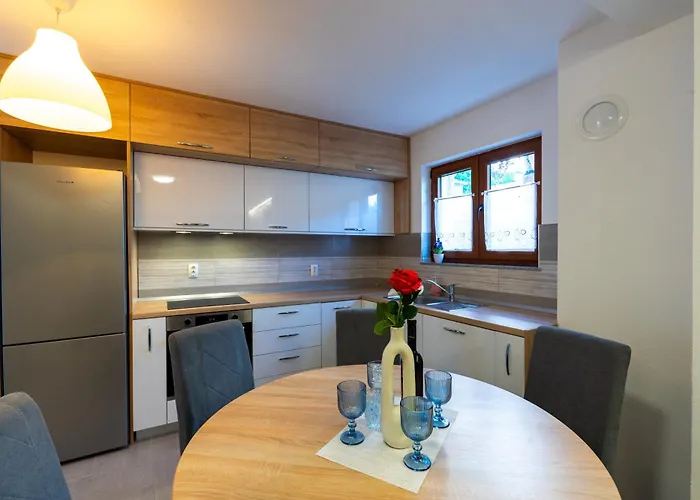 Romantic Stone House With A Pool Сasa de vacaciones Zmijavci