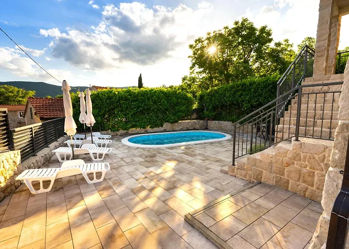Romantic Stone House With A Pool *