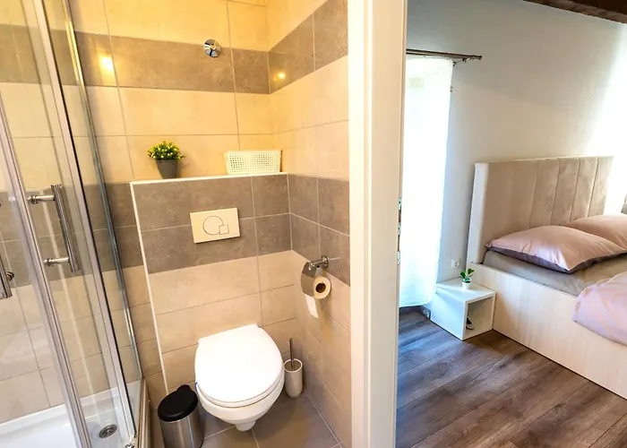 Romantic Stone House With A Pool Сasa de vacaciones