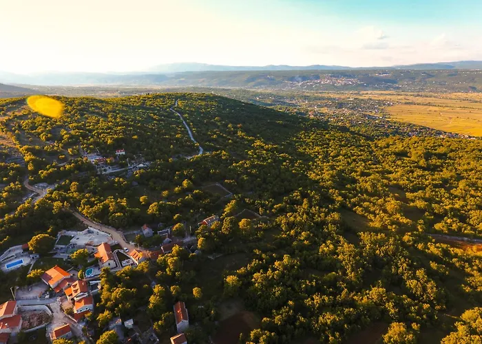 Romantic Stone House With A Pool