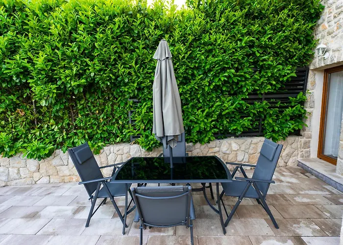 Romantic Stone House With A Pool